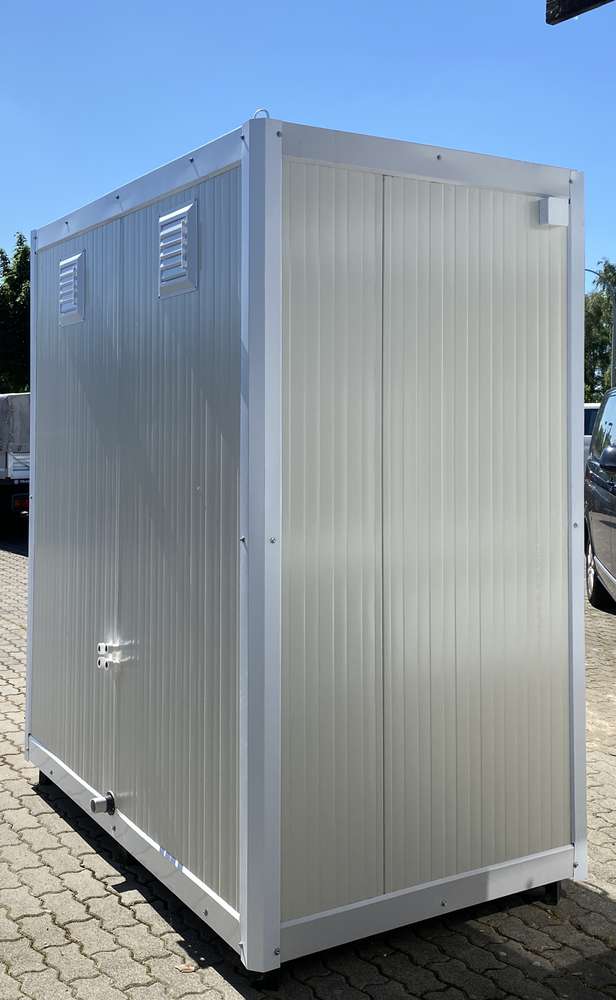 Bloc sanitaire (2 douches + lavabo)